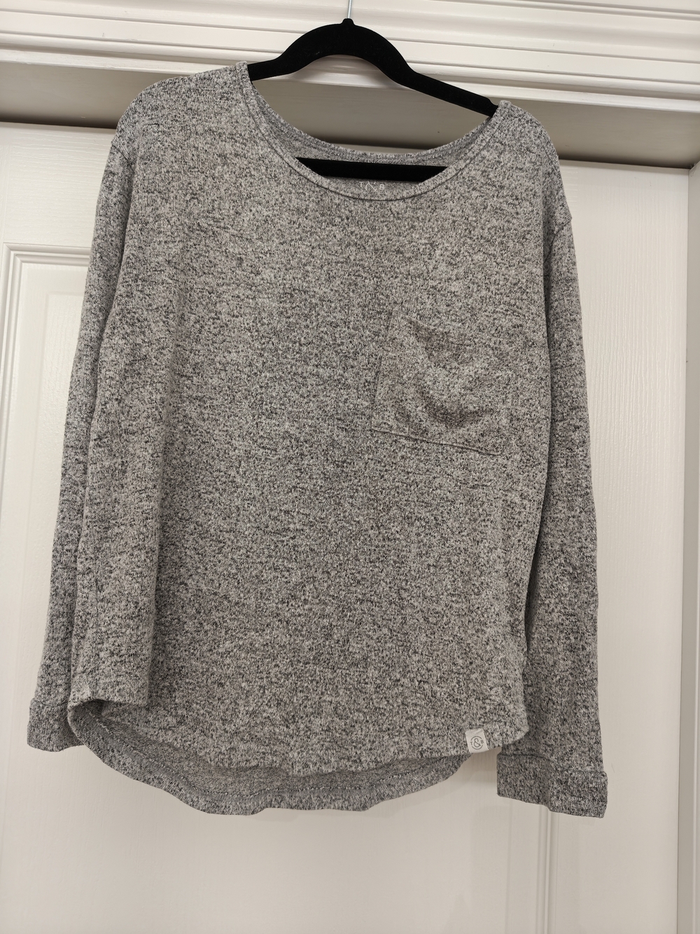 Treasure & Bond Heather Gray Long Sleeve Pocket Tee